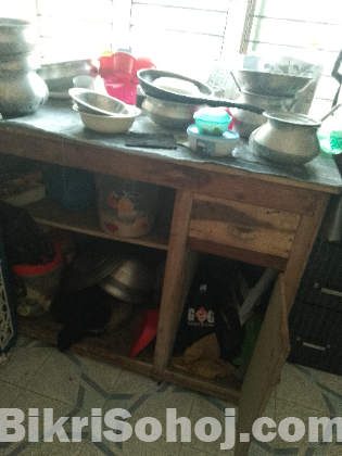 কাটিং  টেবিল